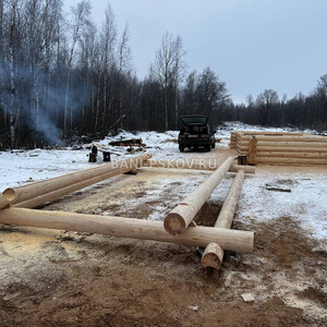 Рубим срубы из зимнего леса, производство срубов