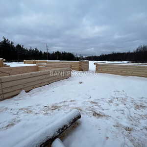 Рубим срубы из зимнего леса, производство срубов