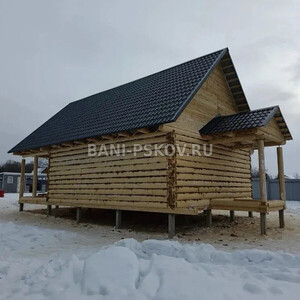 Дом в лапу 7х8 с террасой и общей мансардой