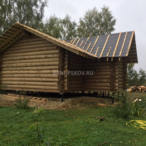 Баня в чашу из бревна до отделки, под усадку