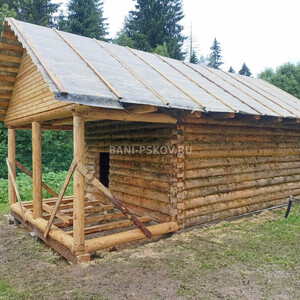 Стандартная баня в лапу с выносом (террасой)