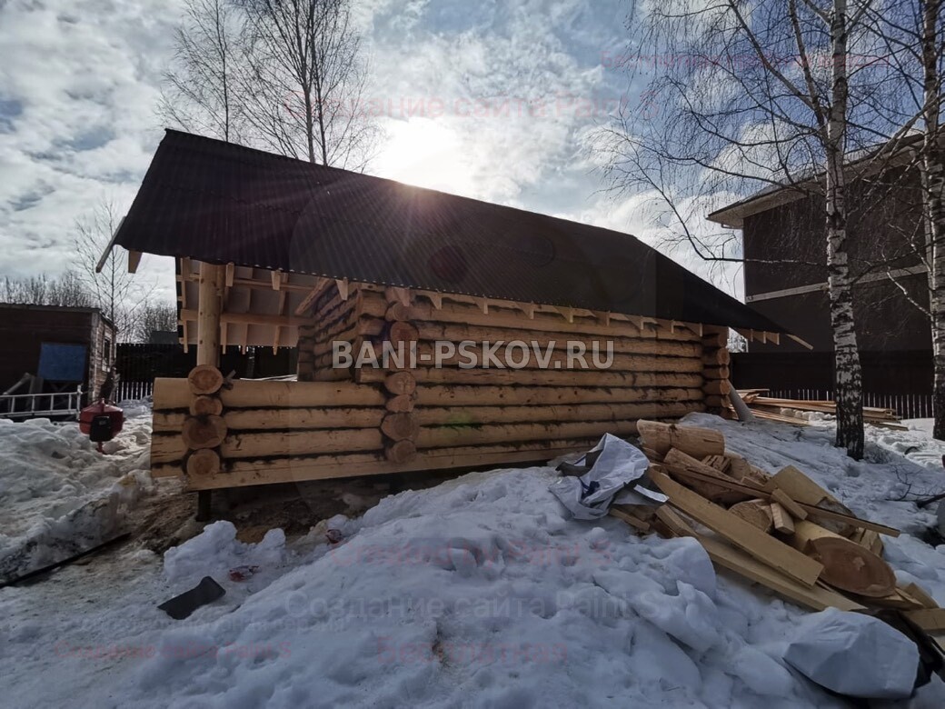 Баня в чашу, крыша шале, фронтоны бревно